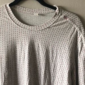 Lululemon t shirt